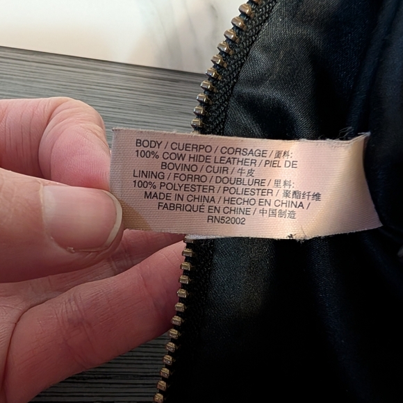 Juicy Coulture Small Black Wristlet Patent Leather With Gold Hardware - Picture 7 of 7